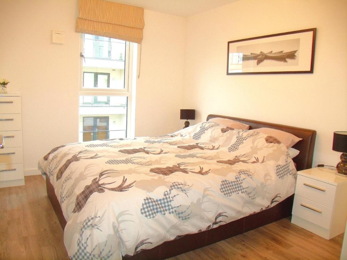 New Central Woking 1 And 2 Bedroom Apartments With Free Gym, Close To Train Station Экстерьер фото