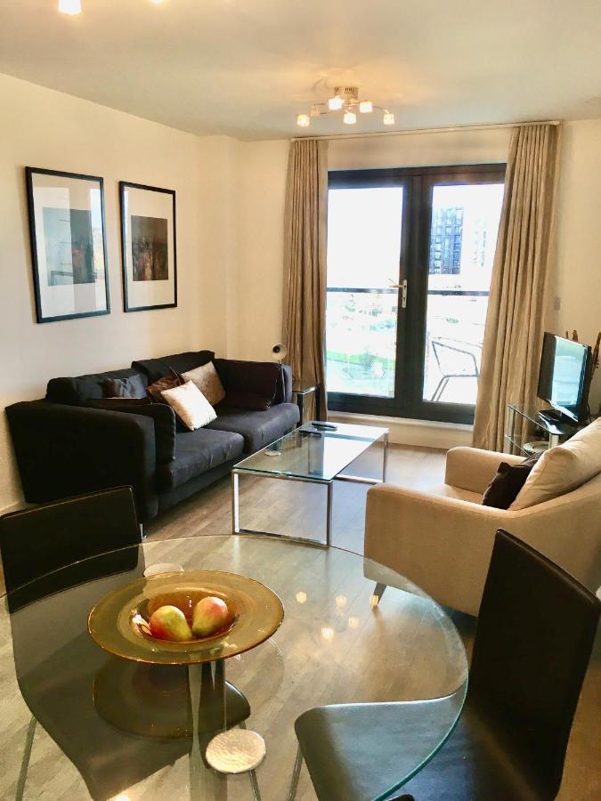 New Central Woking 1 And 2 Bedroom Apartments With Free Gym, Close To Train Station Экстерьер фото